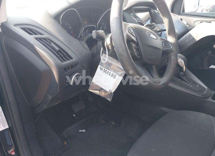 Photo 18 of 2017 Ford Focus SEL (VIN 1FADP3M22HL309995)