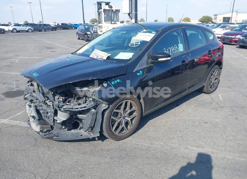 Photo 2 of 2017 Ford Focus SEL (VIN 1FADP3M22HL309995)