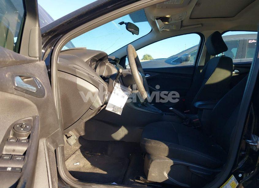 Photo 5 of 2017 Ford Focus SEL (VIN 1FADP3M22HL309995)