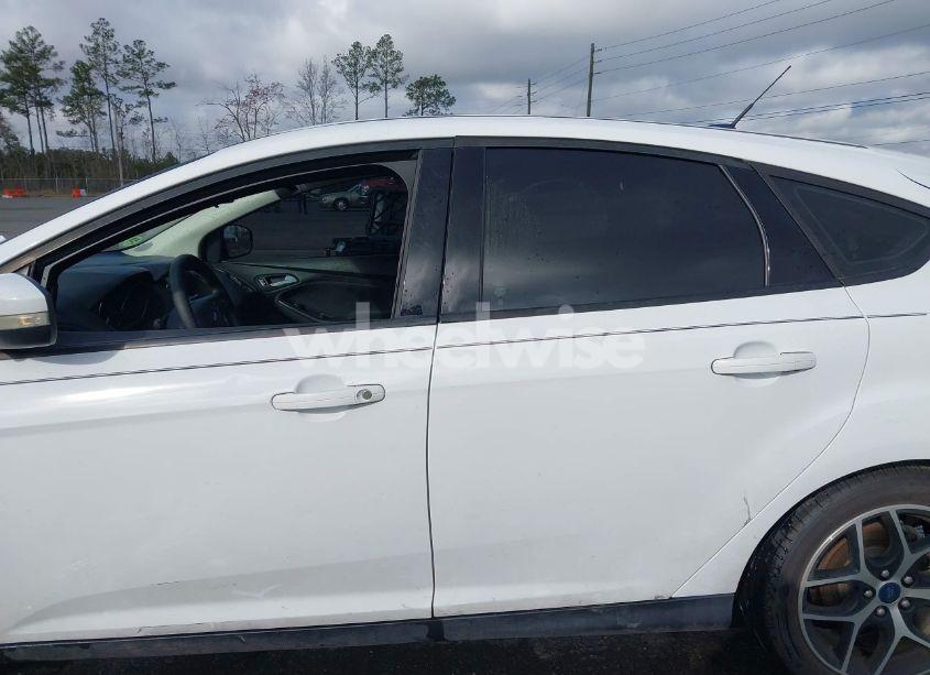 Photo 15 of 2018 Ford Focus SEL (VIN 1FADP3M22JL234527)