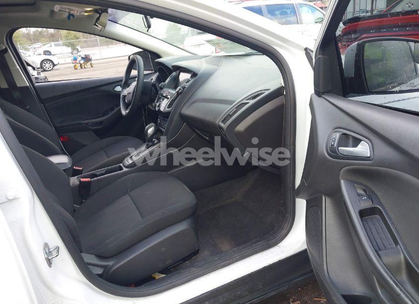 Photo 5 of 2018 Ford Focus SEL (VIN 1FADP3M22JL234527)