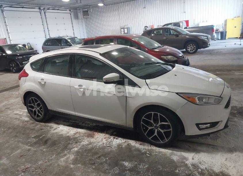 Photo 13 of 2018 Ford Focus SEL (VIN 1FADP3M23JL221625)