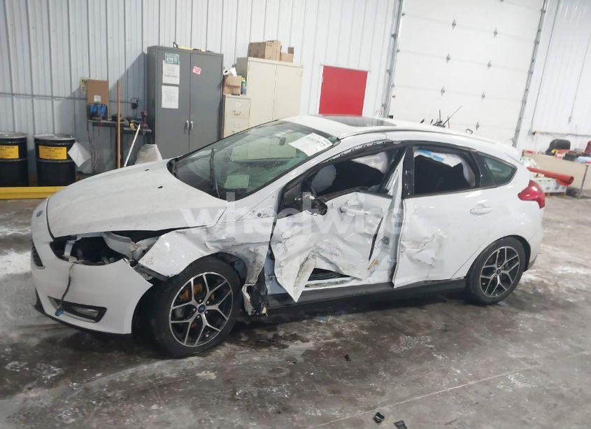 Photo 14 of 2018 Ford Focus SEL (VIN 1FADP3M23JL221625)