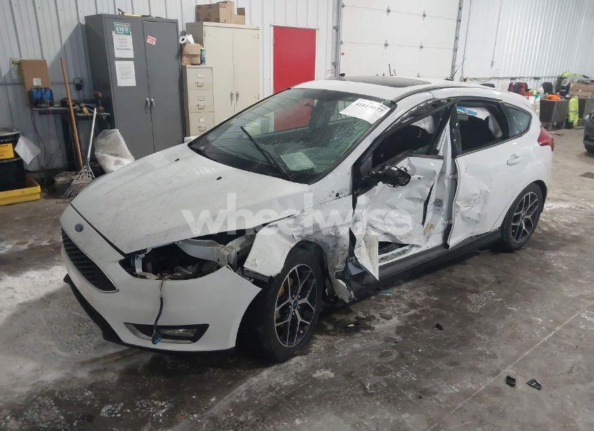 Photo 2 of 2018 Ford Focus SEL (VIN 1FADP3M23JL221625)