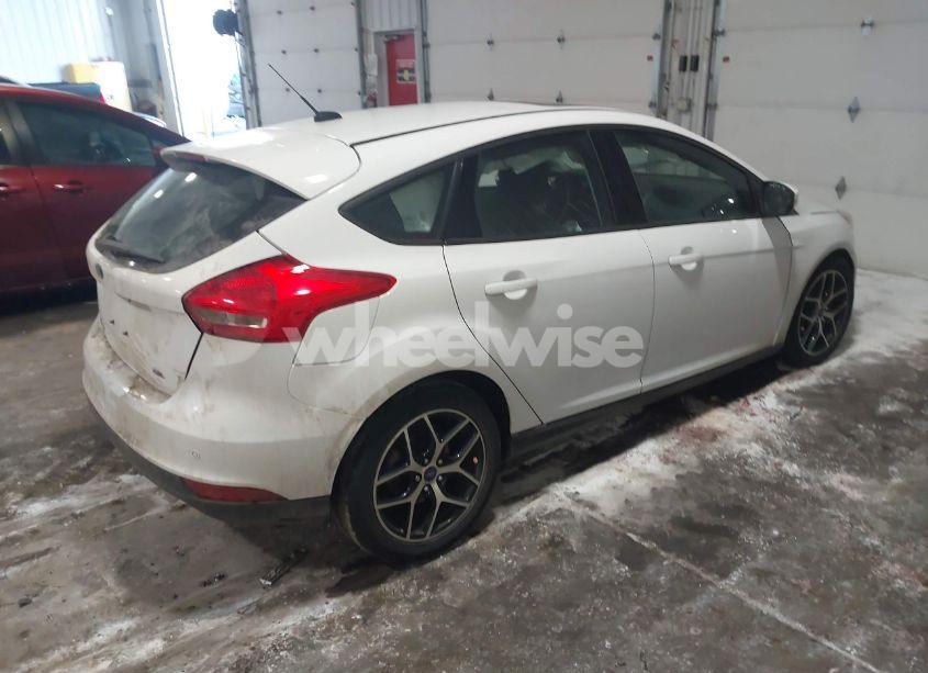 Photo 4 of 2018 Ford Focus SEL (VIN 1FADP3M23JL221625)
