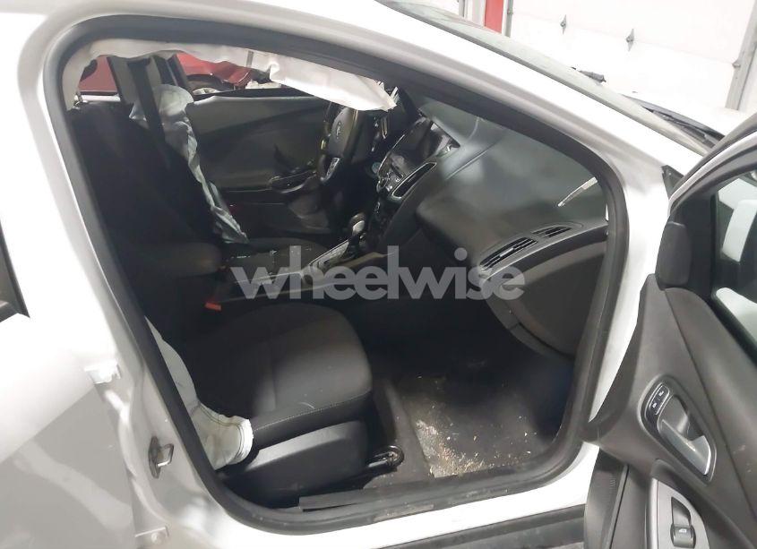 Photo 5 of 2018 Ford Focus SEL (VIN 1FADP3M23JL221625)