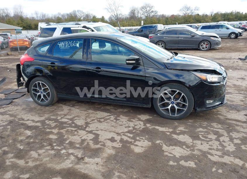 Photo 14 of 2018 Ford Focus SEL (VIN 1FADP3M23JL285454)