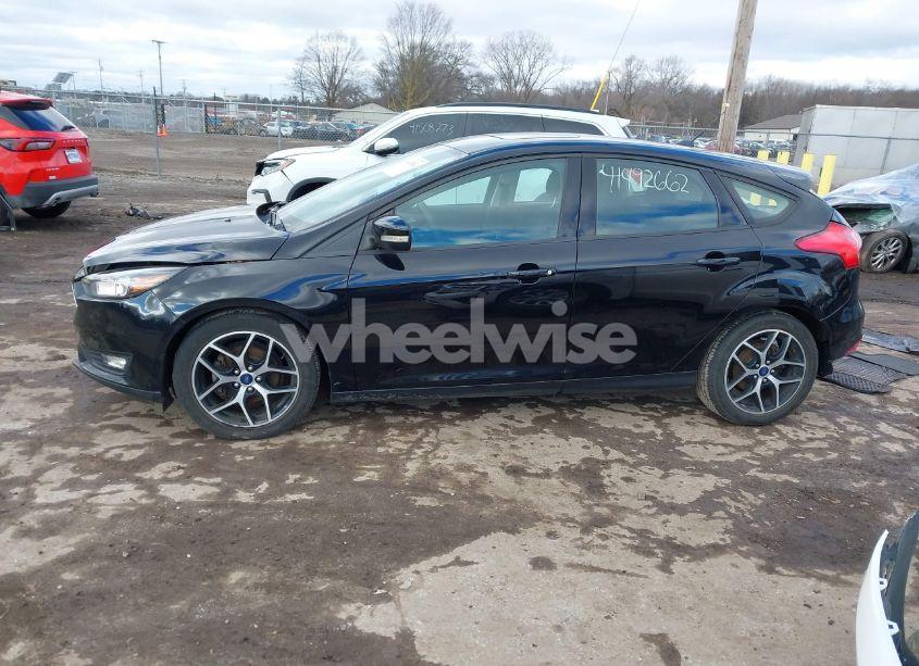 Photo 15 of 2018 Ford Focus SEL (VIN 1FADP3M23JL285454)