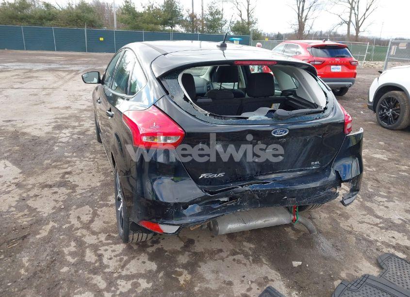 Photo 3 of 2018 Ford Focus SEL (VIN 1FADP3M23JL285454)