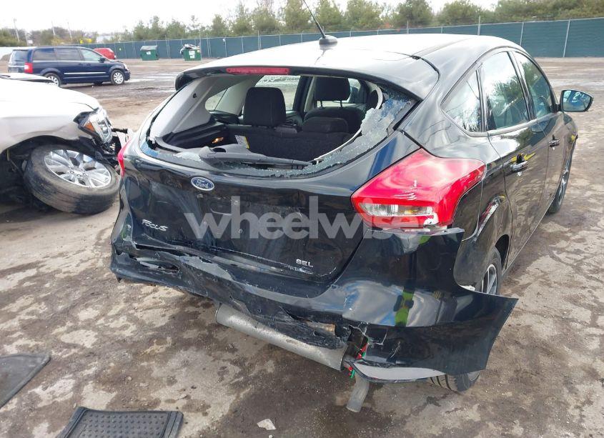 Photo 4 of 2018 Ford Focus SEL (VIN 1FADP3M23JL285454)