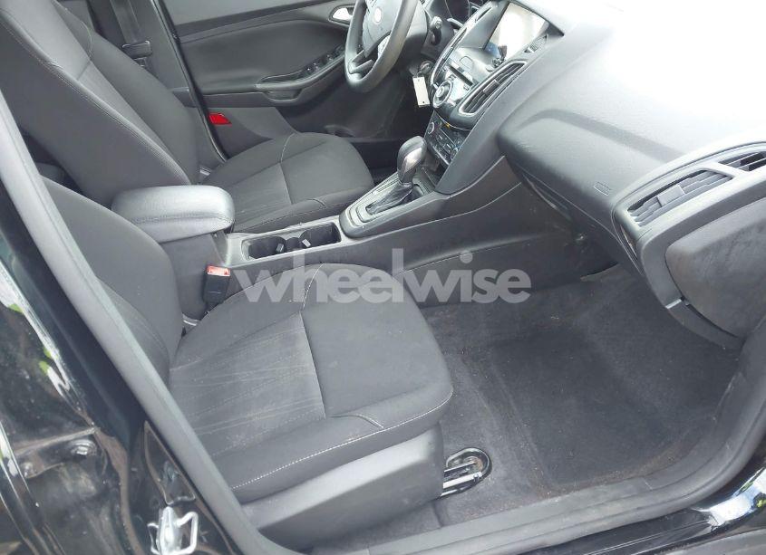 Photo 5 of 2018 Ford Focus SEL (VIN 1FADP3M23JL285454)