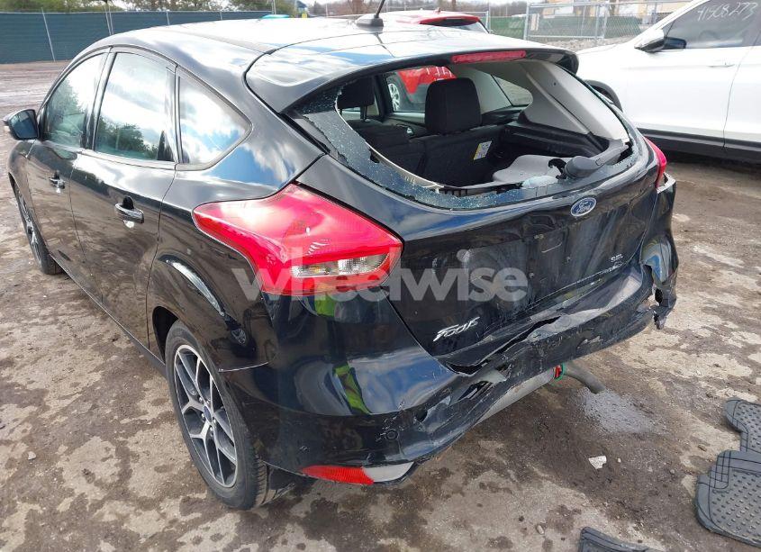 Photo 6 of 2018 Ford Focus SEL (VIN 1FADP3M23JL285454)