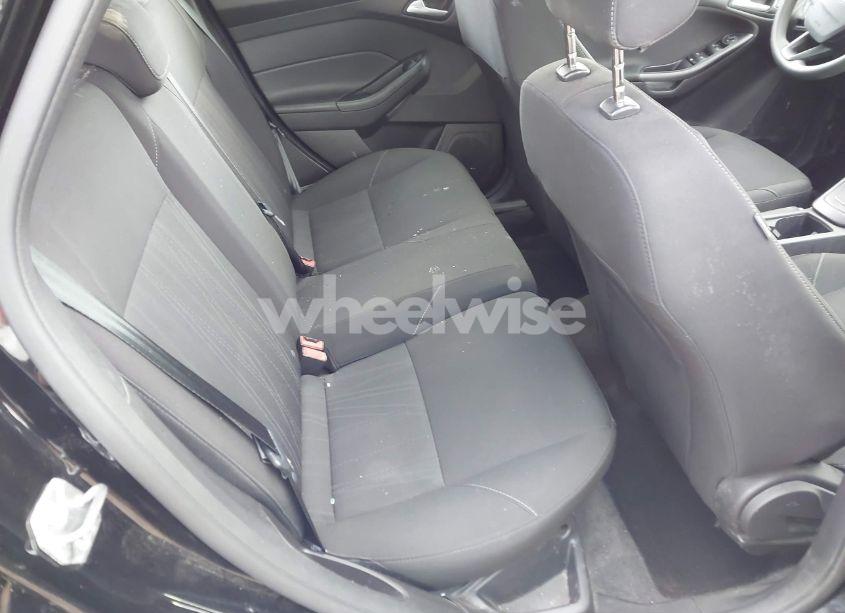 Photo 8 of 2018 Ford Focus SEL (VIN 1FADP3M23JL285454)