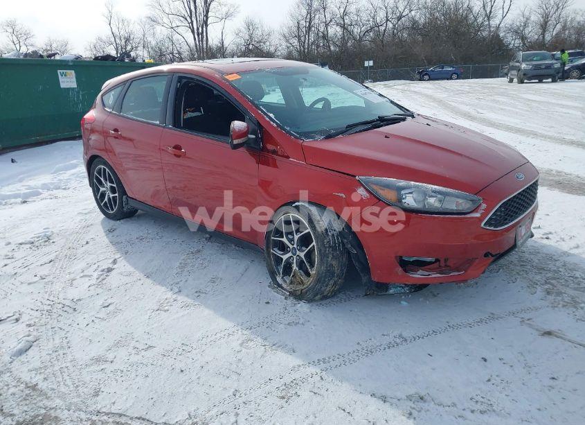 2018 Ford Focus SEL (VIN 1FADP3M23JL292517) main photo