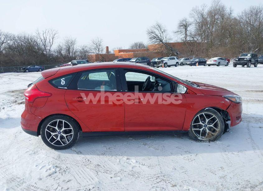 Photo 14 of 2018 Ford Focus SEL (VIN 1FADP3M23JL292517)