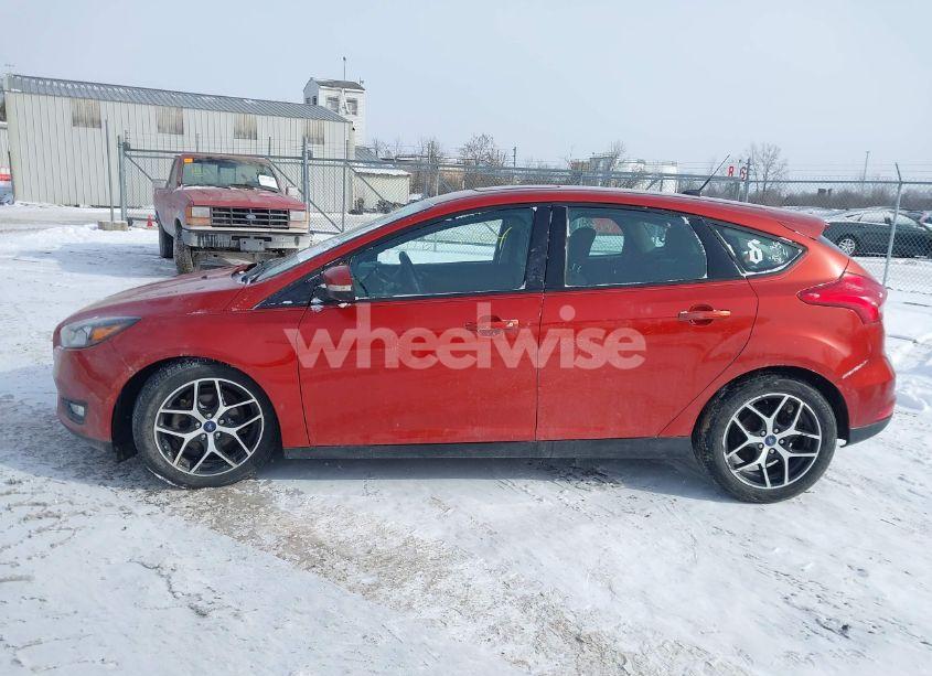 Photo 15 of 2018 Ford Focus SEL (VIN 1FADP3M23JL292517)
