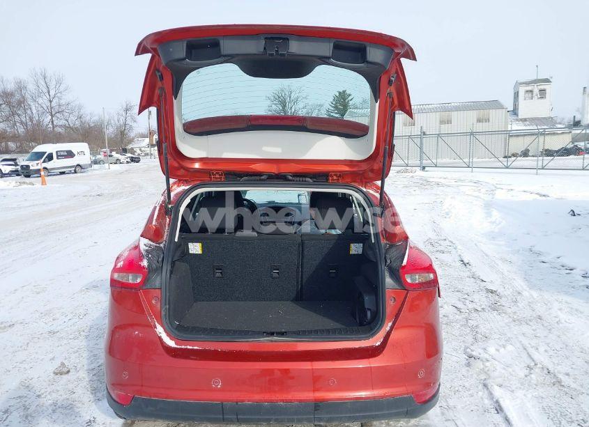 Photo 17 of 2018 Ford Focus SEL (VIN 1FADP3M23JL292517)