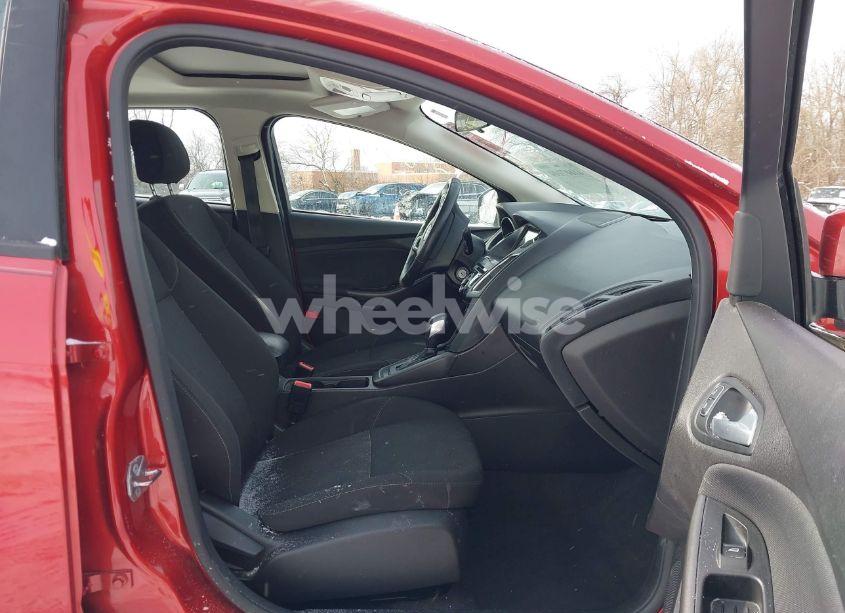 Photo 5 of 2018 Ford Focus SEL (VIN 1FADP3M23JL292517)