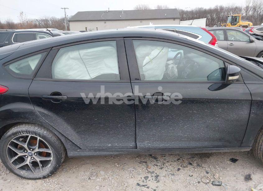 Photo 14 of 2017 Ford Focus SEL (VIN 1FADP3M24HL209641)