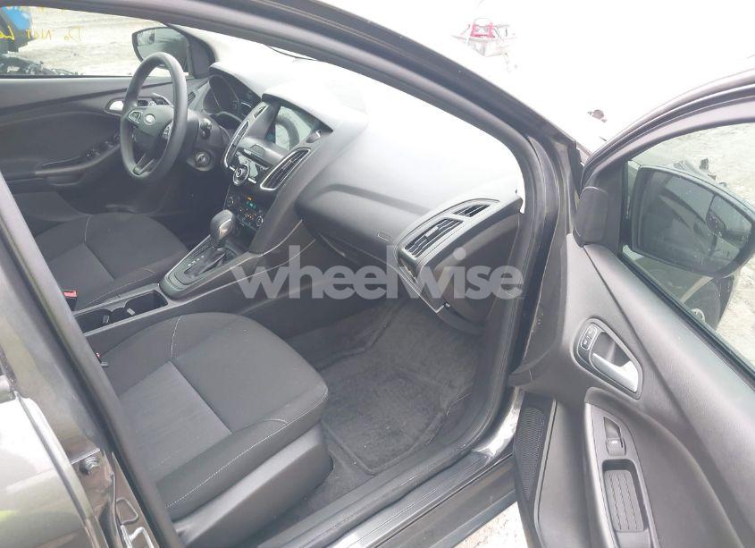 Photo 5 of 2017 Ford Focus SEL (VIN 1FADP3M24HL307570)