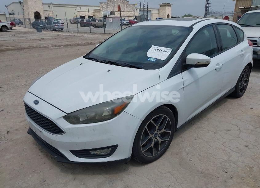 Photo 2 of 2017 Ford Focus SEL (VIN 1FADP3M24HL342397)