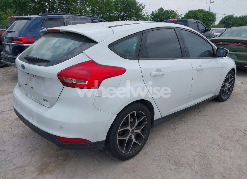 Photo 4 of 2017 Ford Focus SEL (VIN 1FADP3M24HL342397)