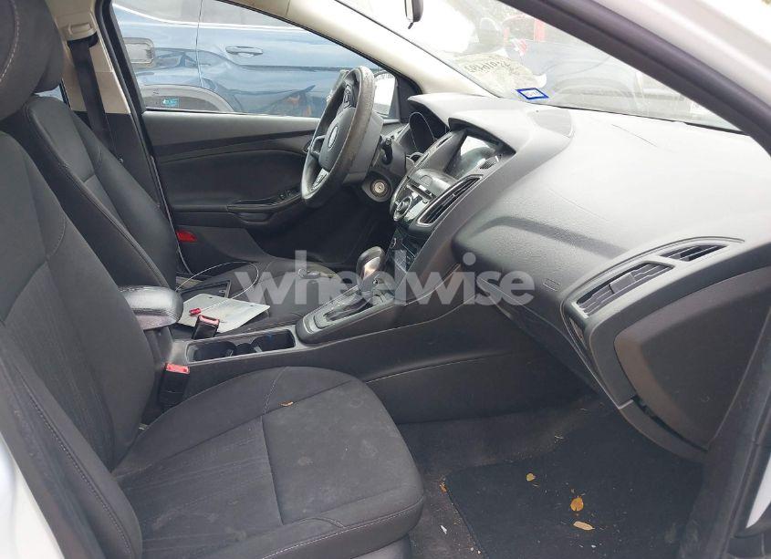 Photo 5 of 2017 Ford Focus SEL (VIN 1FADP3M24HL342397)