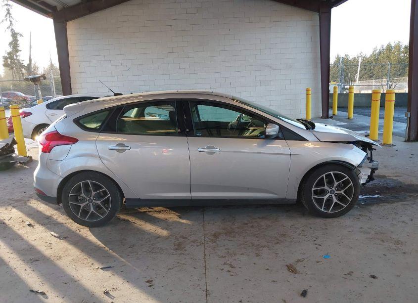 Photo 14 of 2018 Ford Focus SEL (VIN 1FADP3M24JL233640)