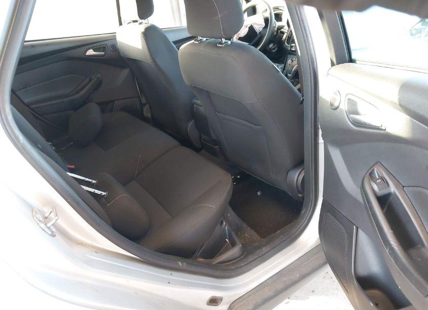 Photo 8 of 2018 Ford Focus SEL (VIN 1FADP3M24JL233640)