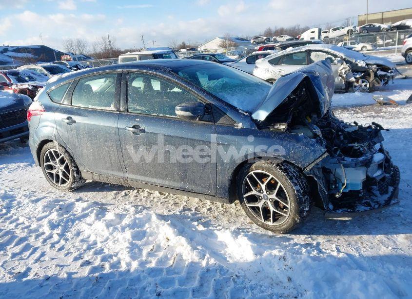 Photo 13 of 2018 Ford Focus SEL (VIN 1FADP3M24JL301080)