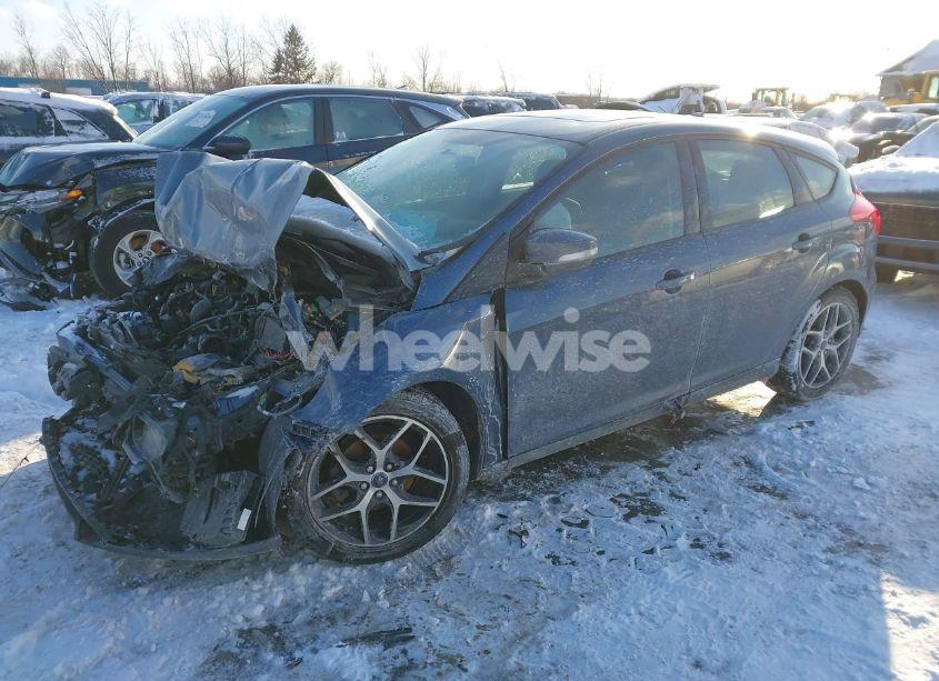 Photo 2 of 2018 Ford Focus SEL (VIN 1FADP3M24JL301080)
