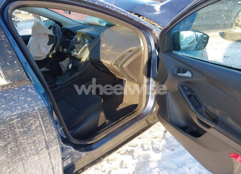 Photo 5 of 2018 Ford Focus SEL (VIN 1FADP3M24JL301080)