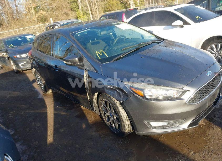 2017 Ford Focus SEL (VIN 1FADP3M25HL326967) main photo