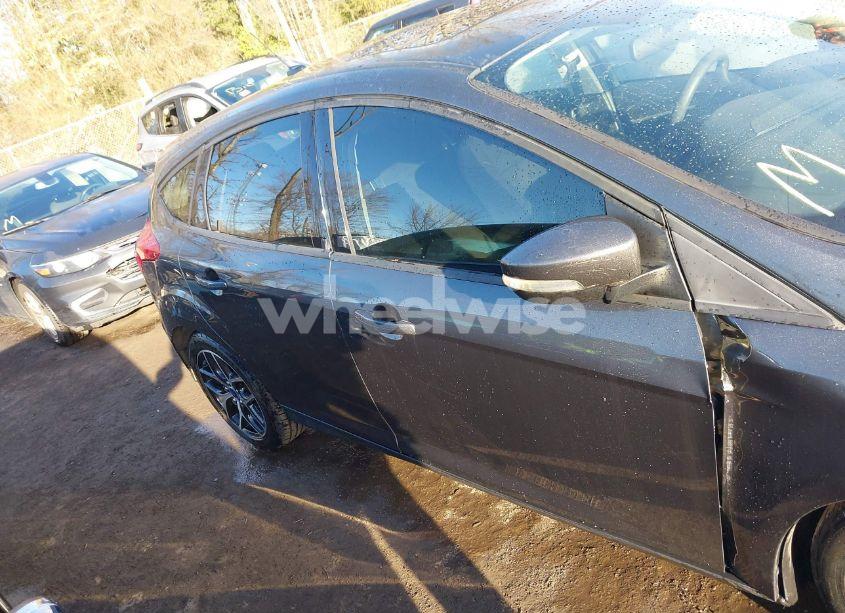 Photo 13 of 2017 Ford Focus SEL (VIN 1FADP3M25HL326967)