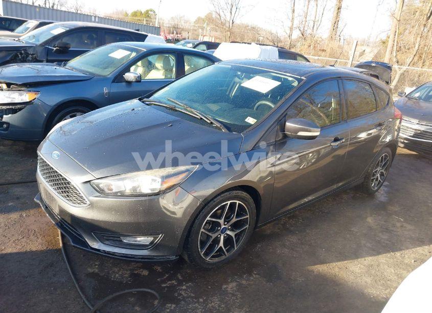 Photo 2 of 2017 Ford Focus SEL (VIN 1FADP3M25HL326967)