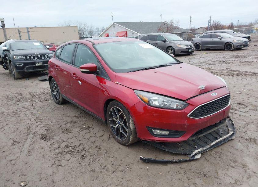 2017 Ford Focus SEL (VIN 1FADP3M26HL213433) main photo