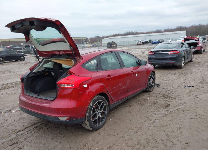 Photo 4 of 2017 Ford Focus SEL (VIN 1FADP3M26HL213433)