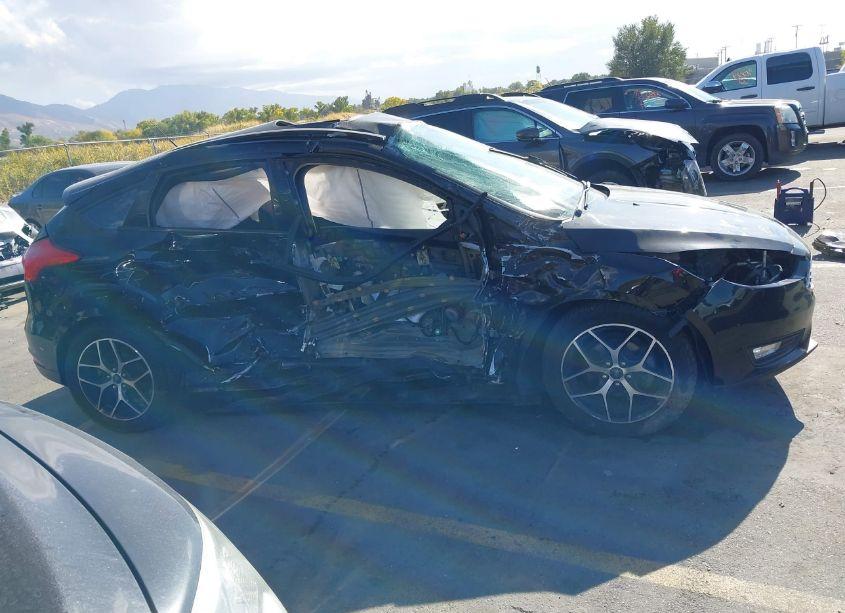 Photo 13 of 2017 Ford Focus SEL (VIN 1FADP3M27HL227888)