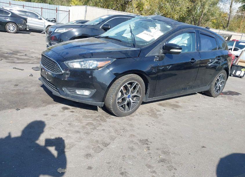 Photo 2 of 2017 Ford Focus SEL (VIN 1FADP3M27HL227888)