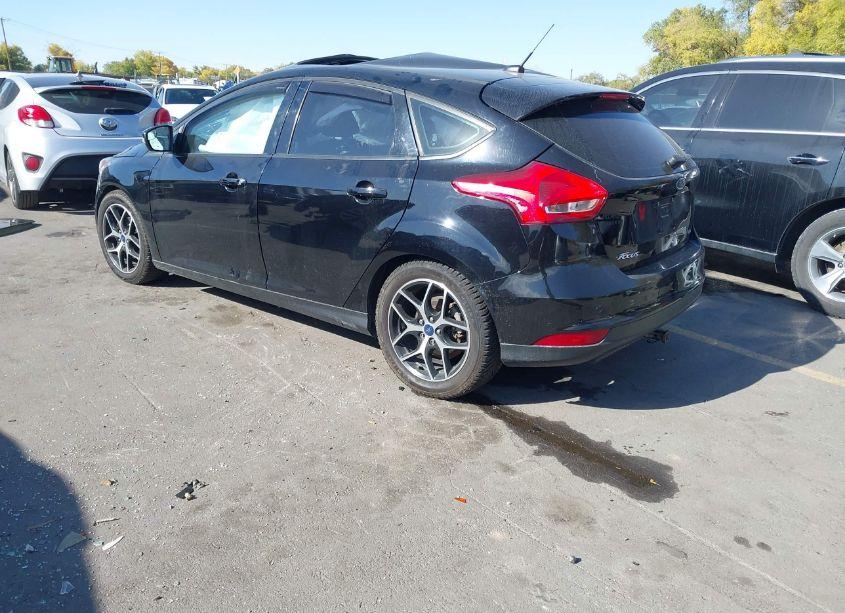Photo 3 of 2017 Ford Focus SEL (VIN 1FADP3M27HL227888)