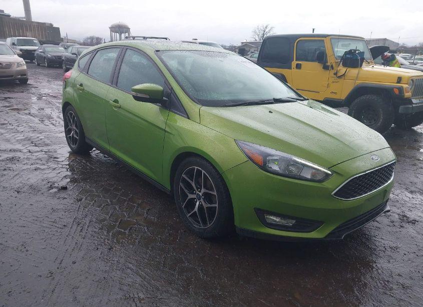 2018 Ford Focus SEL (VIN 1FADP3M27JL238864) main photo