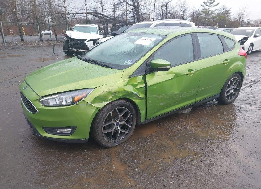 Photo 2 of 2018 Ford Focus SEL (VIN 1FADP3M27JL238864)