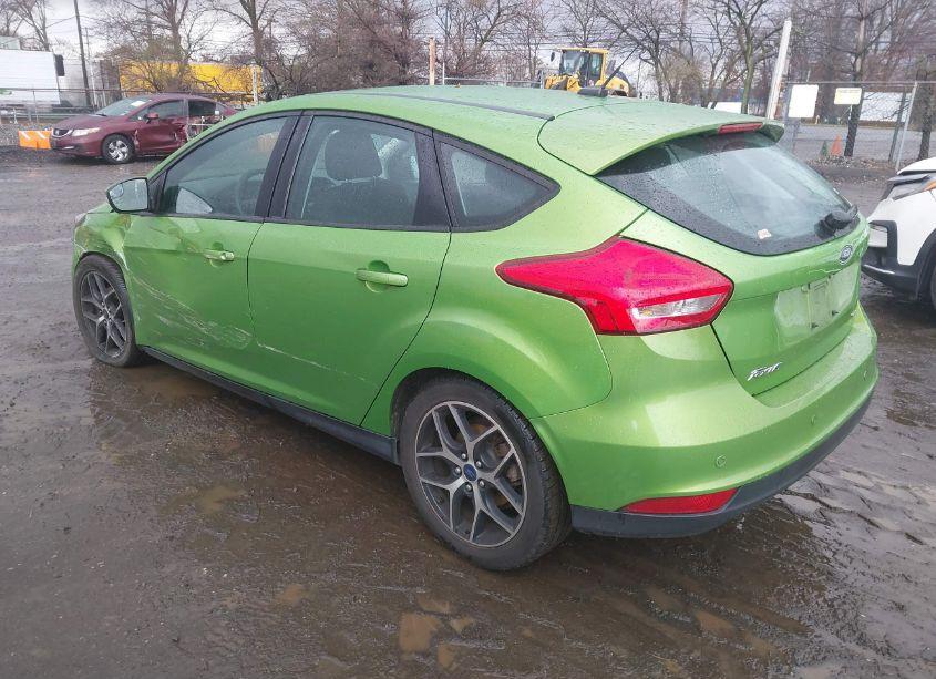 Photo 3 of 2018 Ford Focus SEL (VIN 1FADP3M27JL238864)