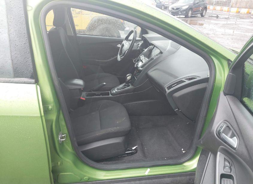 Photo 5 of 2018 Ford Focus SEL (VIN 1FADP3M27JL238864)