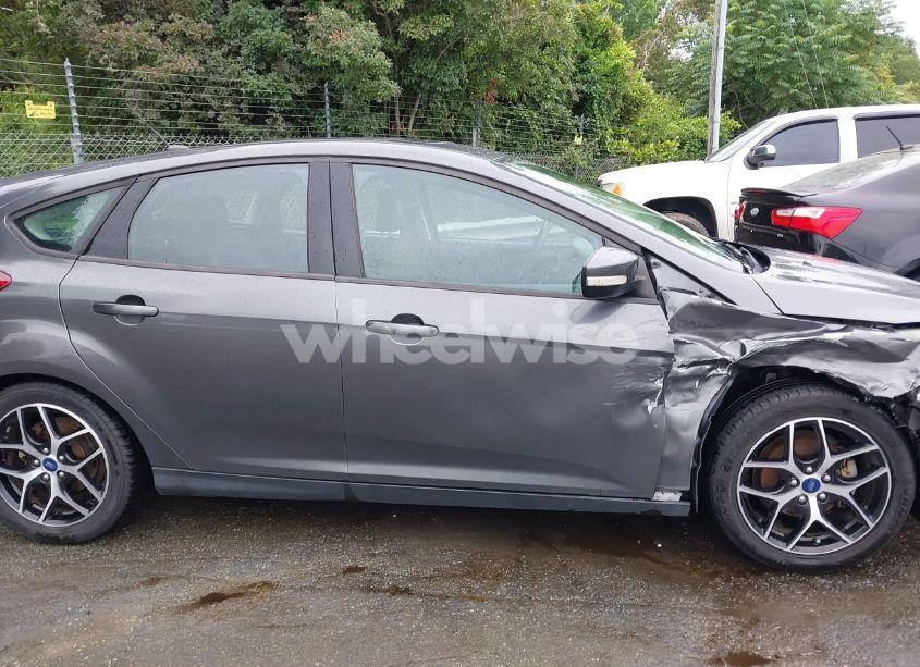 Photo 13 of 2017 Ford Focus SEL (VIN 1FADP3M28HL252041)