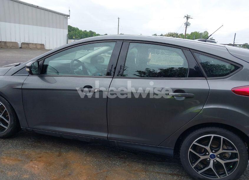 Photo 14 of 2017 Ford Focus SEL (VIN 1FADP3M28HL252041)