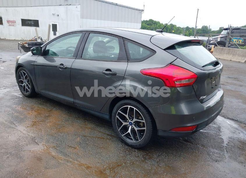 Photo 3 of 2017 Ford Focus SEL (VIN 1FADP3M28HL252041)
