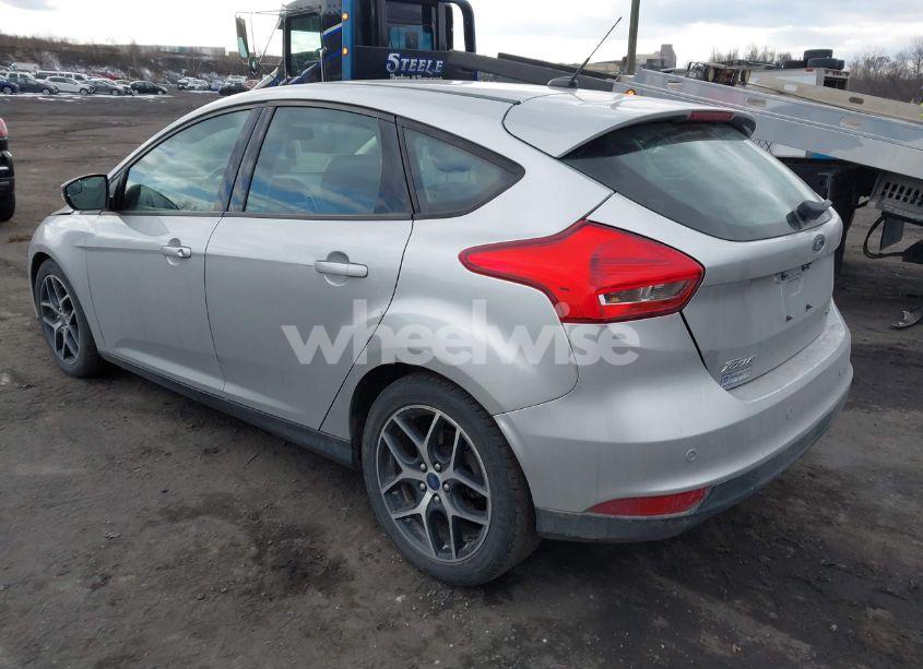 Photo 3 of 2017 Ford Focus SEL (VIN 1FADP3M28HL261824)