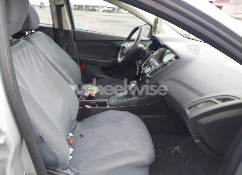 Photo 5 of 2017 Ford Focus SEL (VIN 1FADP3M28HL261824)