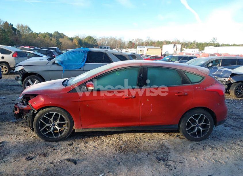 Photo 15 of 2018 Ford Focus SEL (VIN 1FADP3M28JL307349)